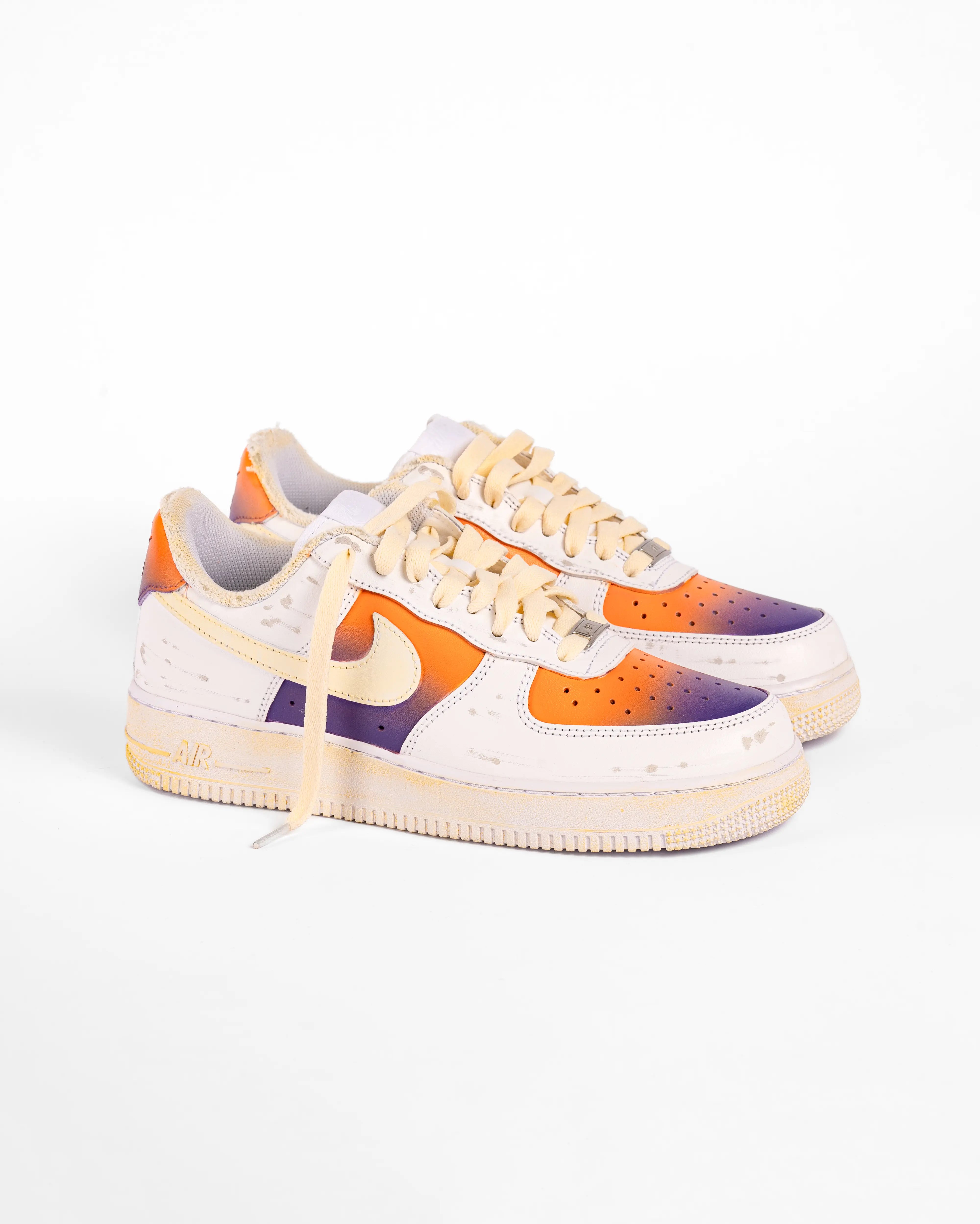 nike Air force 1 custom con sfumatura effetto viola e arancione