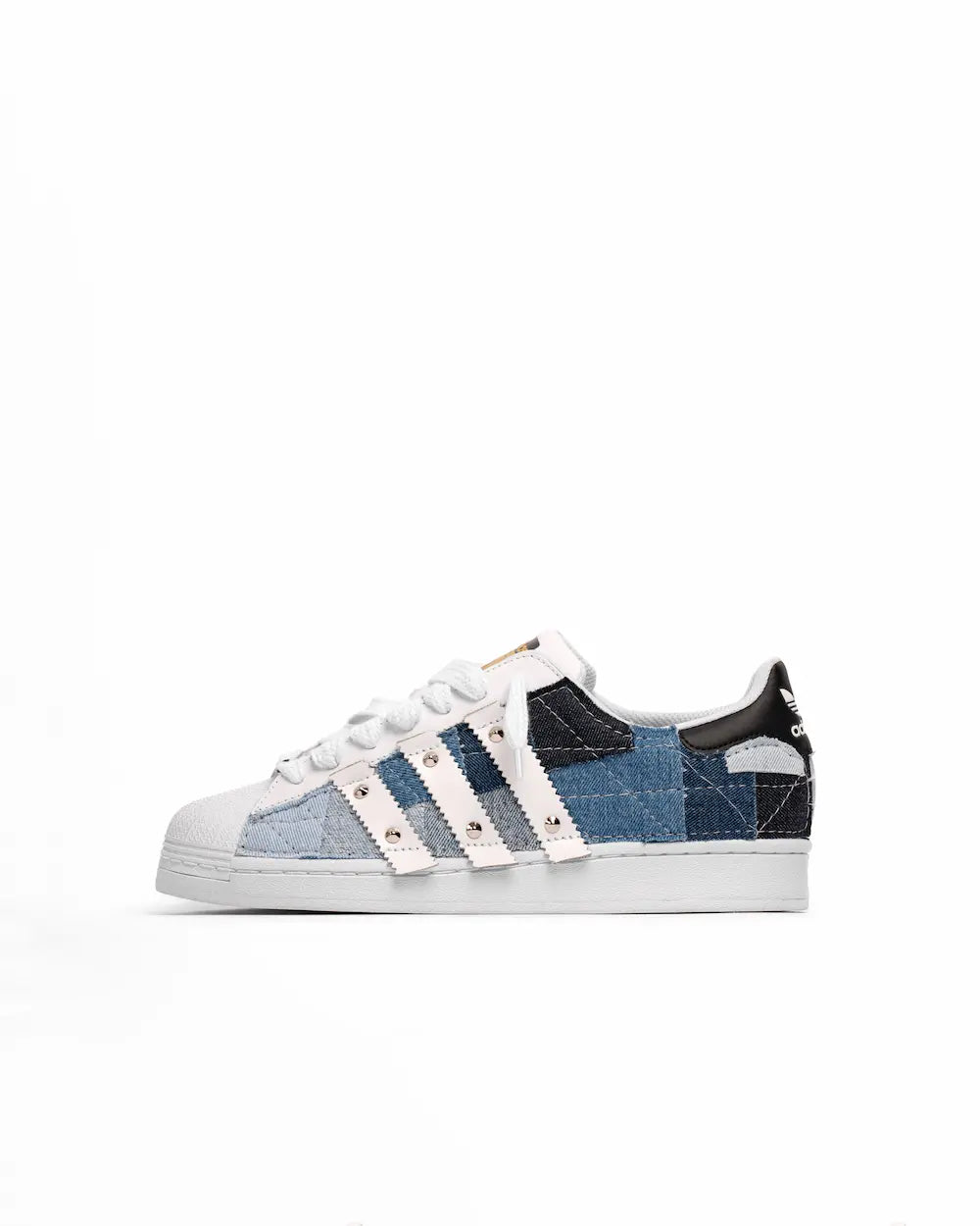 Adidas Superstar Chunky Denim, con tessuto jeans patchwork