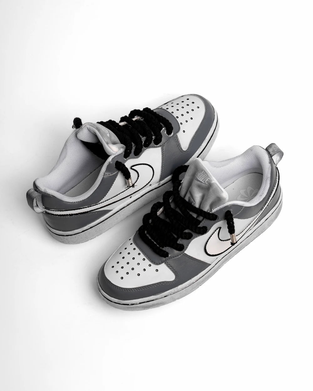 Nike Court Vision custom modello "5 Points Grey", dipinta a mano in due tonalità di grigio, con lacci in corda neri