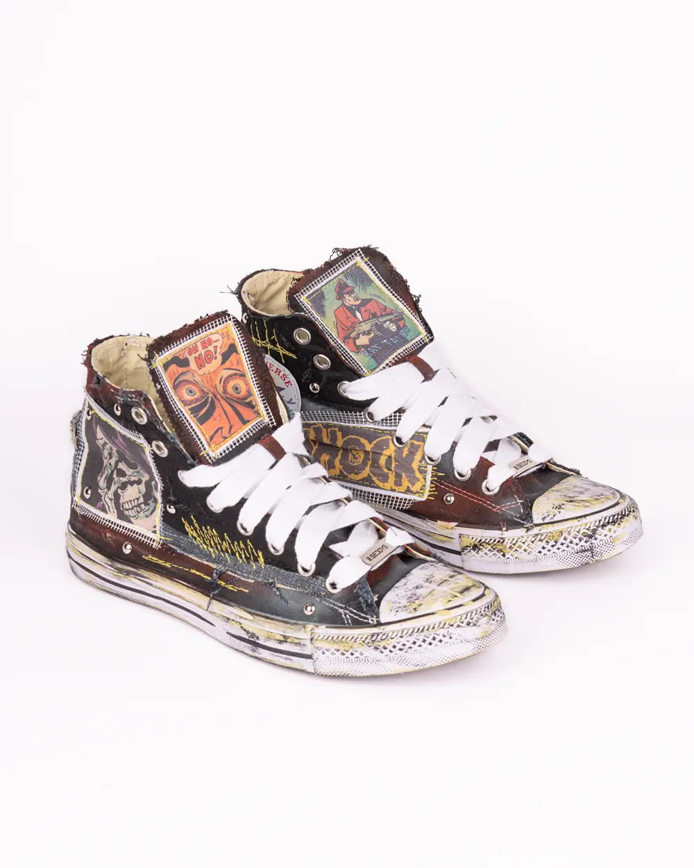 Converse custom con patch, dettagli in jeans e cuciture