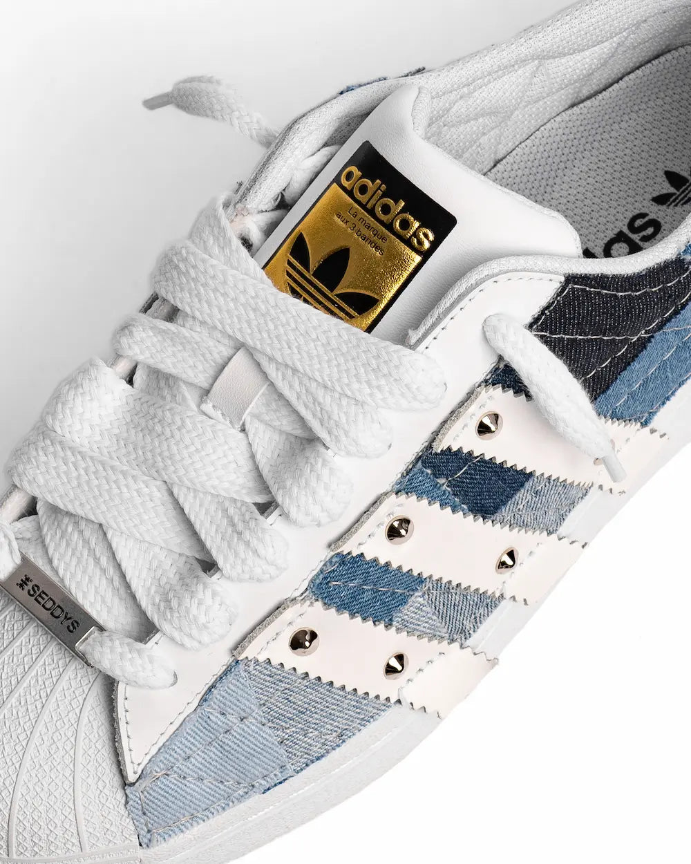 Adidas Superstar Chunky Denim, con tessuto jeans patchwork