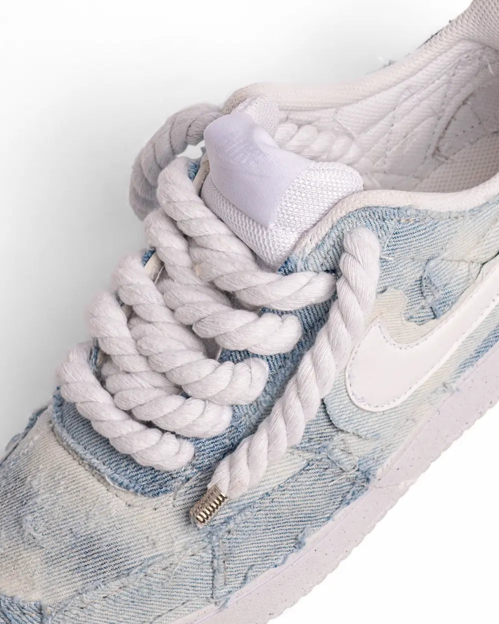 Nike court vision custom rivestita in jeans slavato con lacci in corda