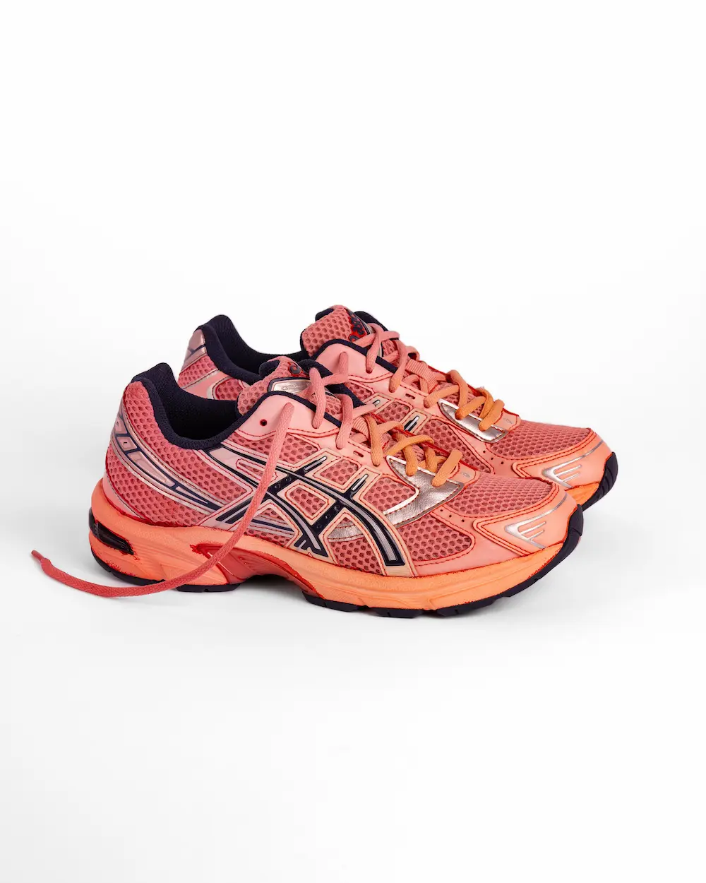 Asics GEL-1130 con tintura sfumata rosa pesca e corallo