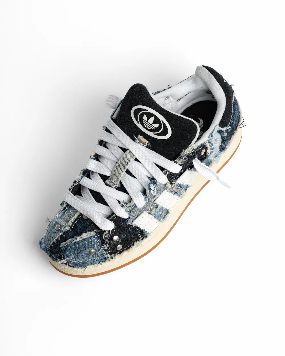 Adidas campus customizzata con jeans patchwork 