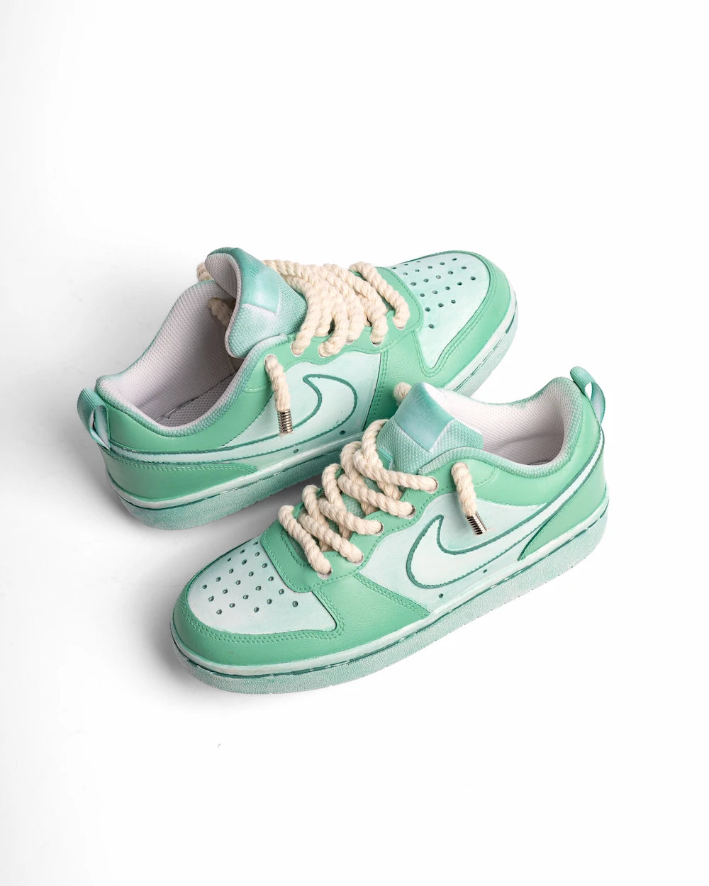 Nike Court Borough custom modello "5 Points Tiffany", dipinta a mano in due tonalità di verde acqua, con lacci in corda beige
