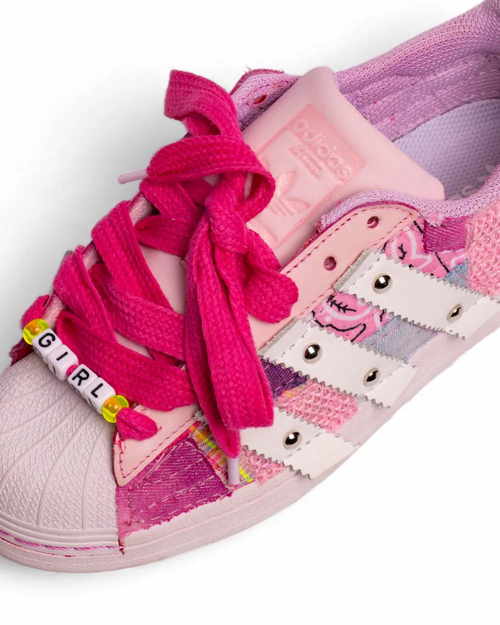 Adidas superstar custom modello Bad Girl, rosa con tessuti effetto patchwork