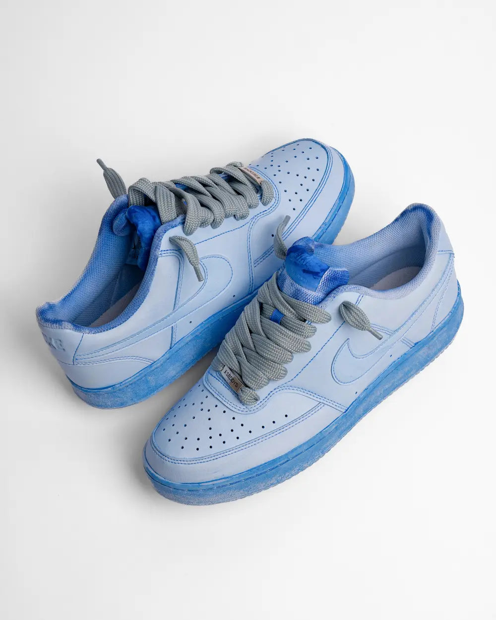 Nike custom tinta sulle sfumature del blu