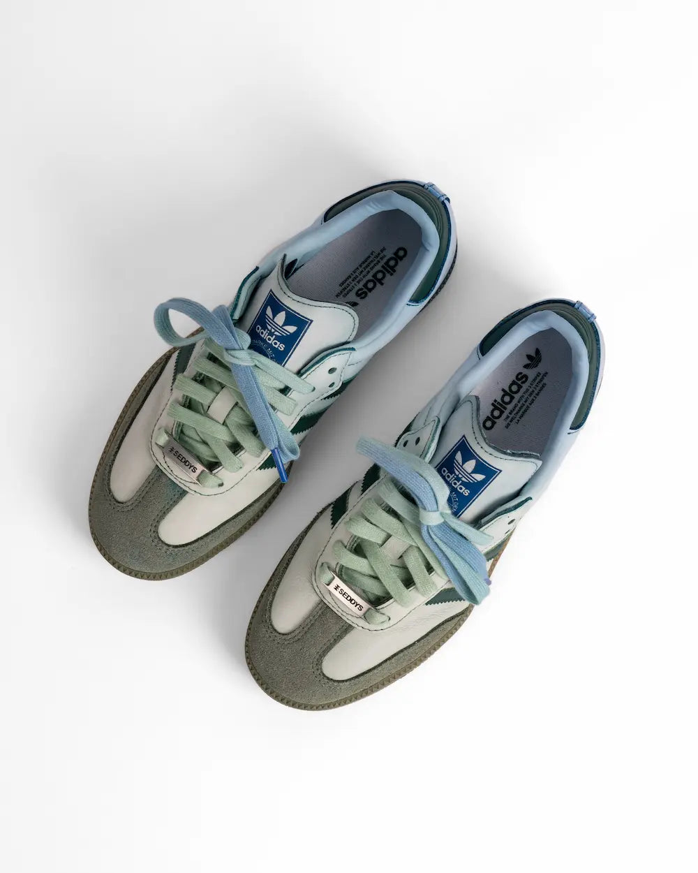 adidas samba personalizzate con effetto sfumato sui toni dell'azzurro e del verde acqua