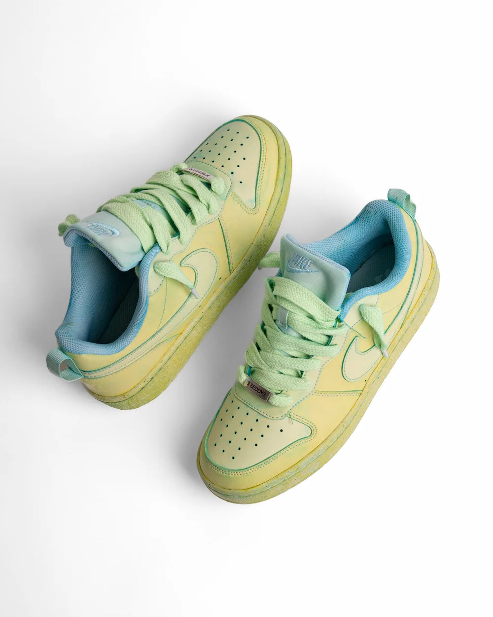 Nike Court Borough Dye Jade Green personalizzata in colore verde acido