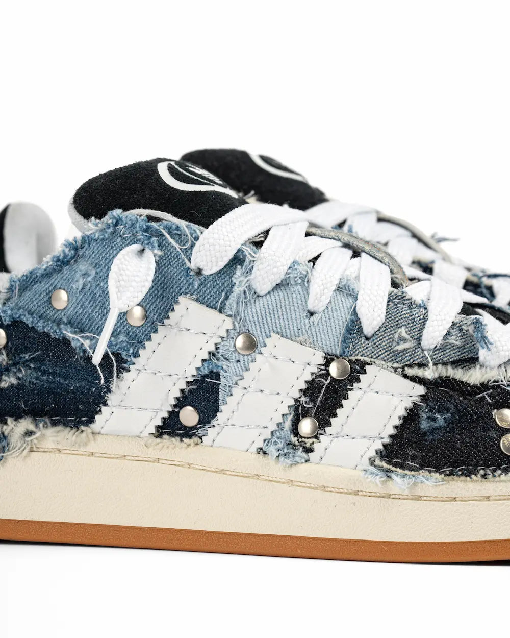 Adidas campus customizzata con jeans patchwork