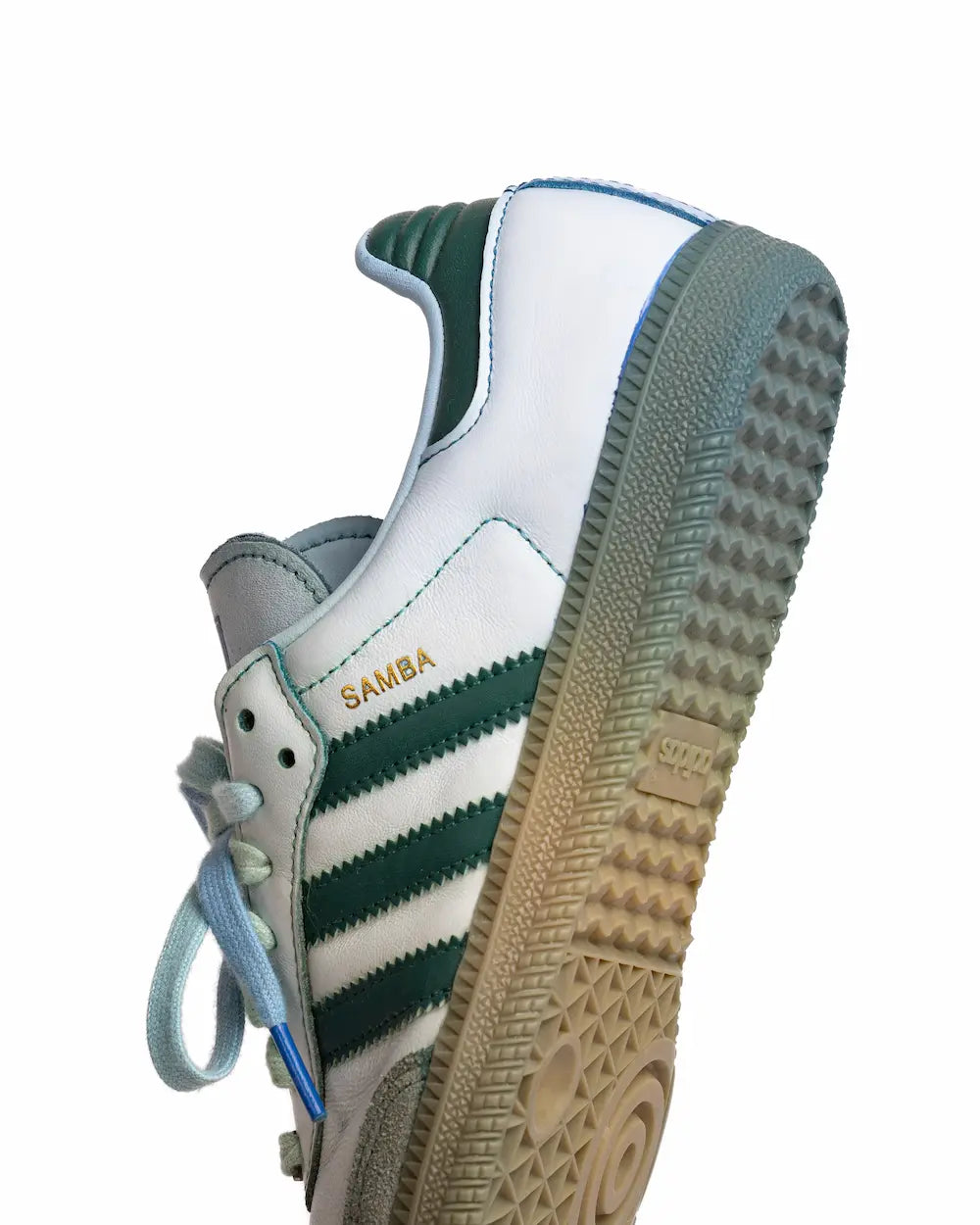 adidas samba personalizzate con effetto sfumato sui toni dell'azzurro e del verde acqua