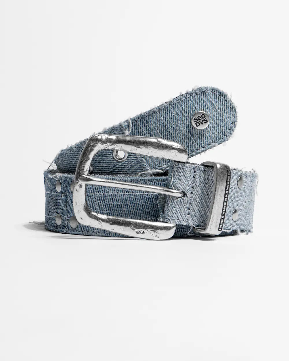 cintura custom in pelle rivestita in denim chiaro con borchie