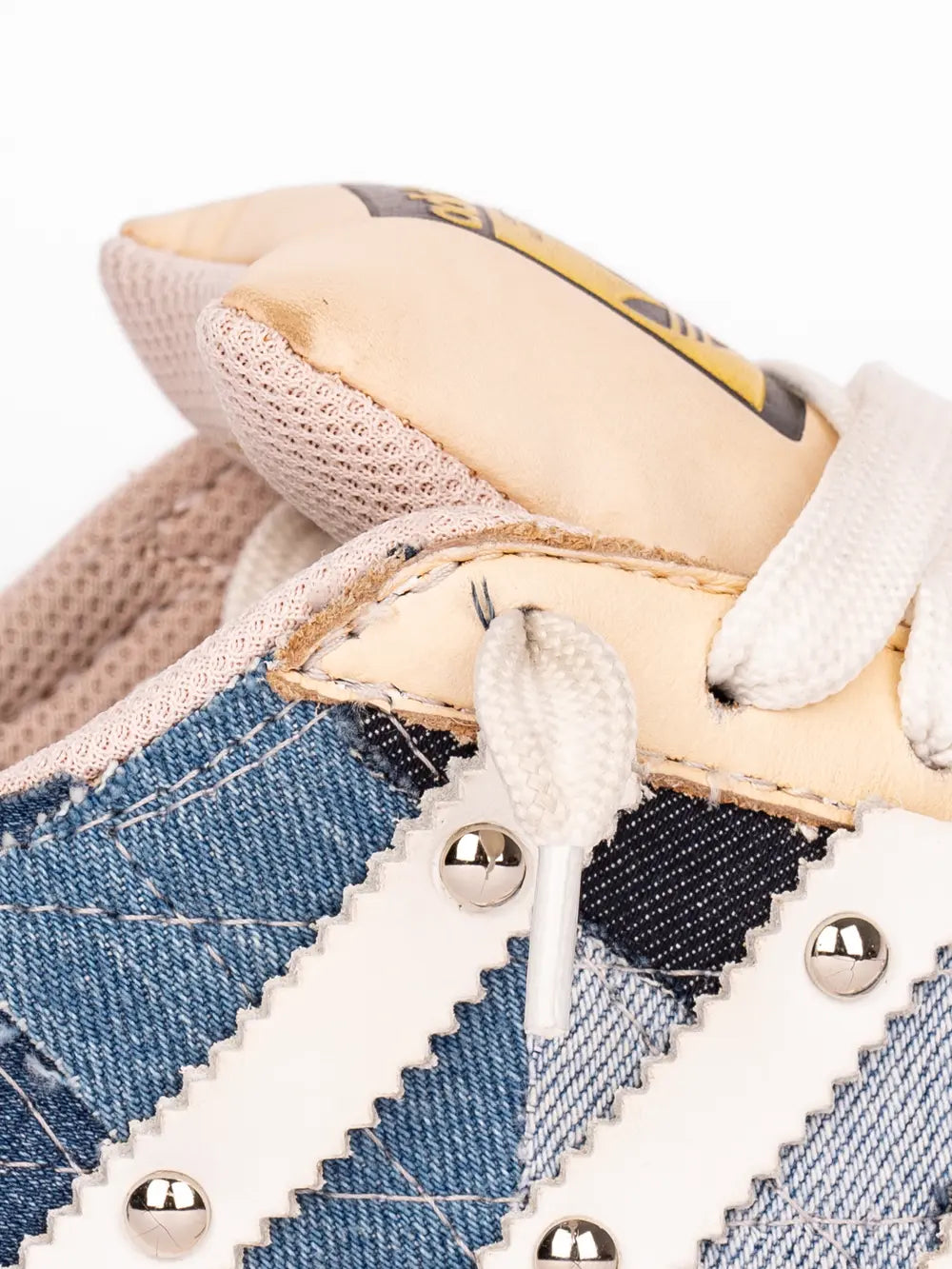 Adidas Superstar Denim Custom effetto patchwork dettaglio