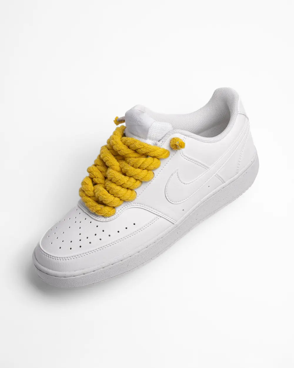Nike Court Vision personalizzata con lacci in corda gialli